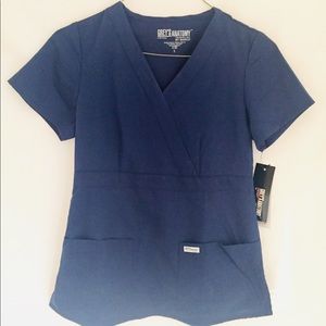 NWT Grey’s Anatomy 3 Pocket Mock Navy Wrap Small